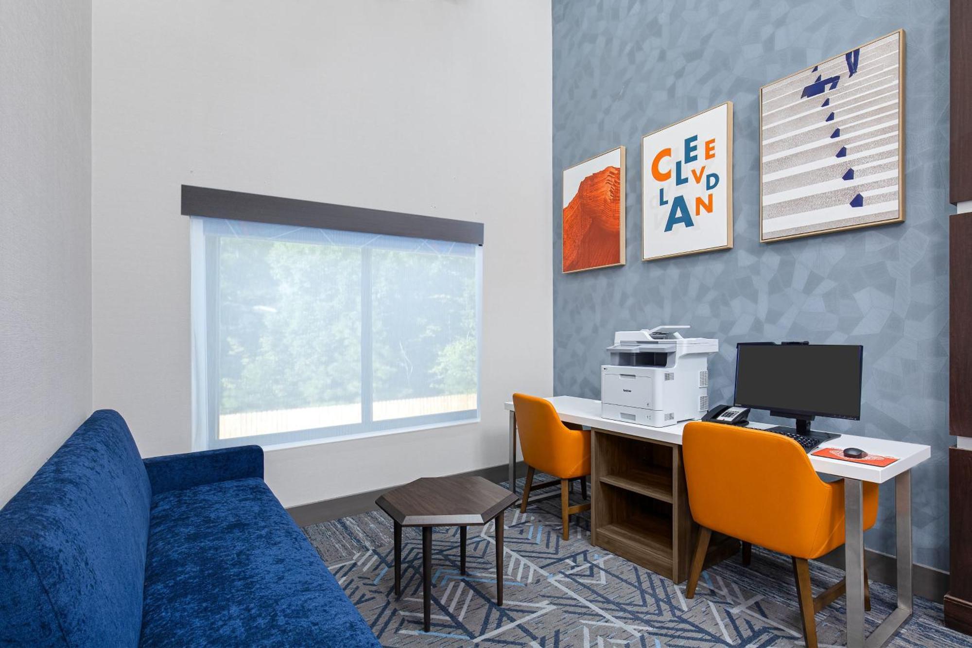 Holiday Inn Express & Suites - Cleveland Northwest By Ihg Exterior foto