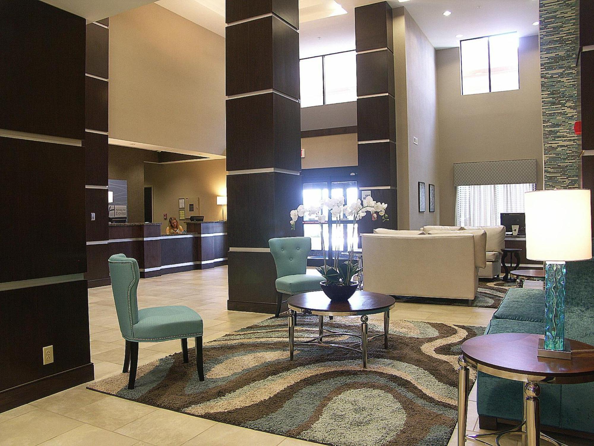 Holiday Inn Express & Suites - Cleveland Northwest By Ihg Exterior foto
